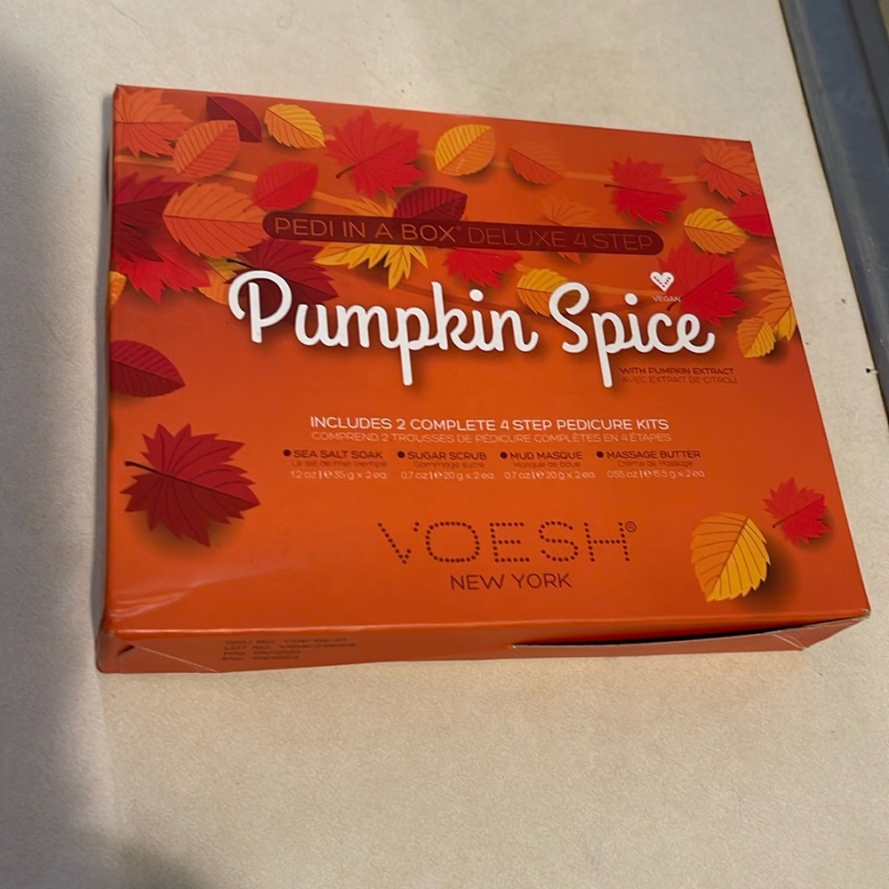 Voesch New York pedis in a box pumpkin spice